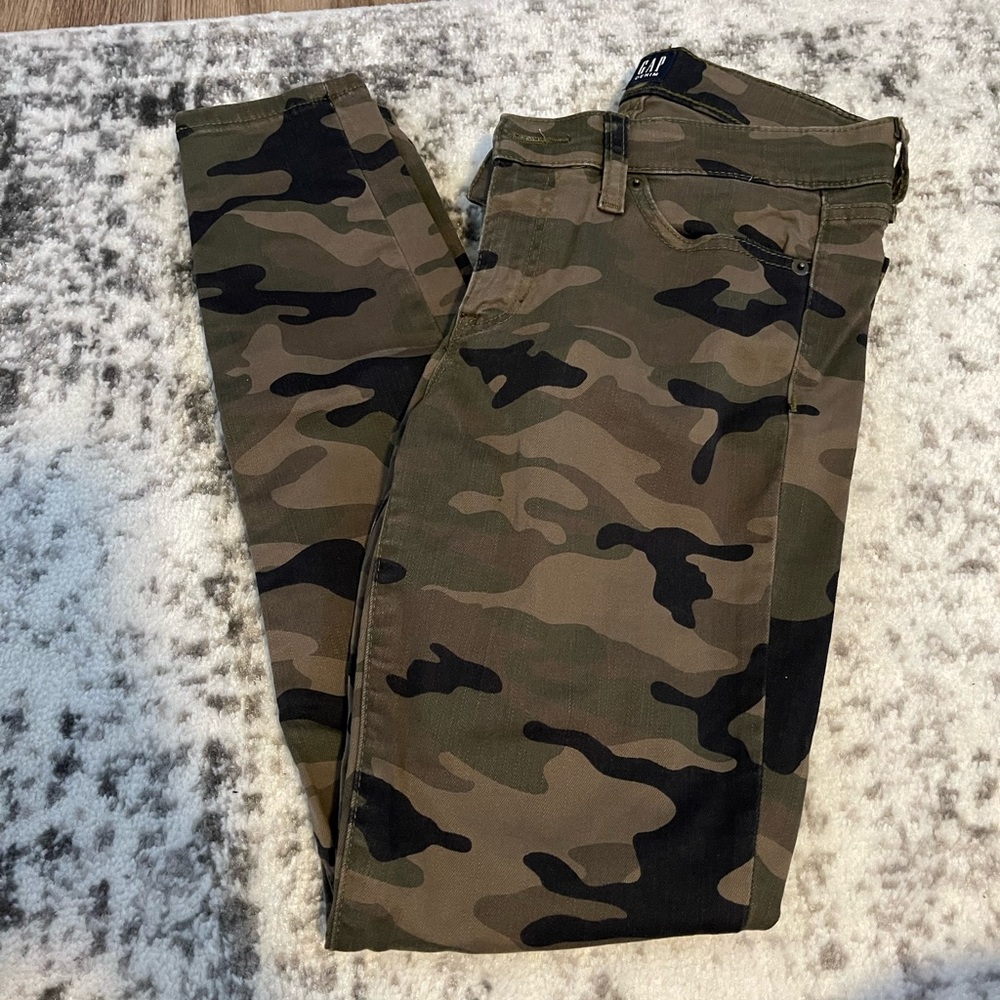 Gap Camo jeggings. Worn once. Size 25